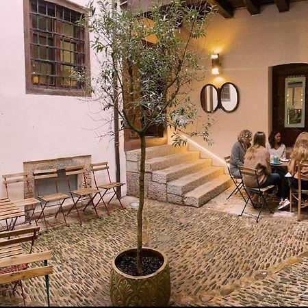 Quartier Leon Hostel Jabalquinto Exterior foto
