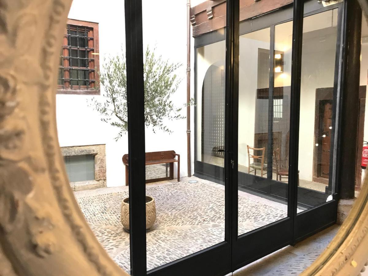 Quartier Leon Hostel Jabalquinto Exterior foto