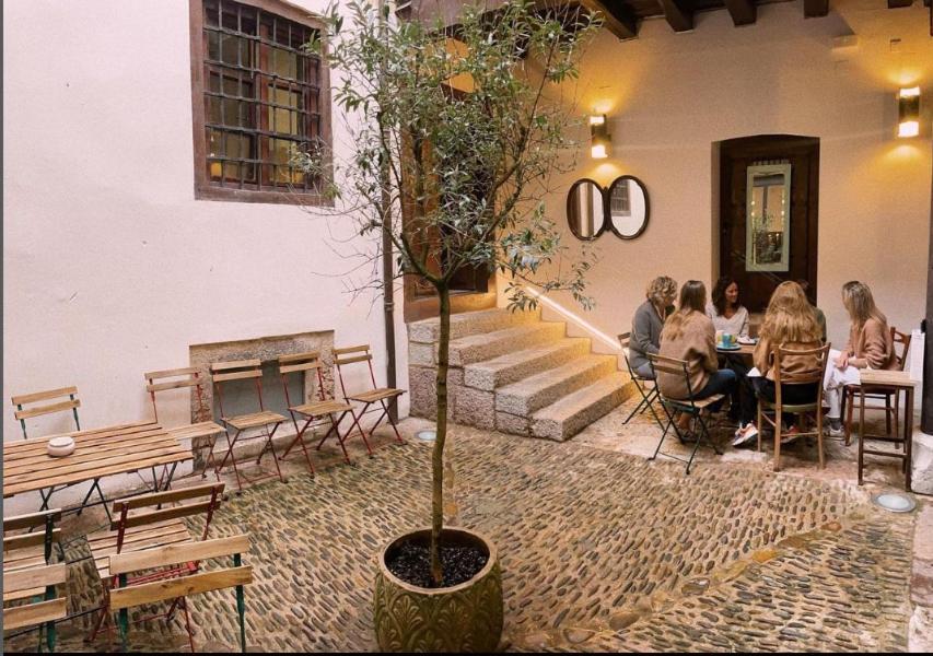Quartier Leon Hostel Jabalquinto Exterior foto