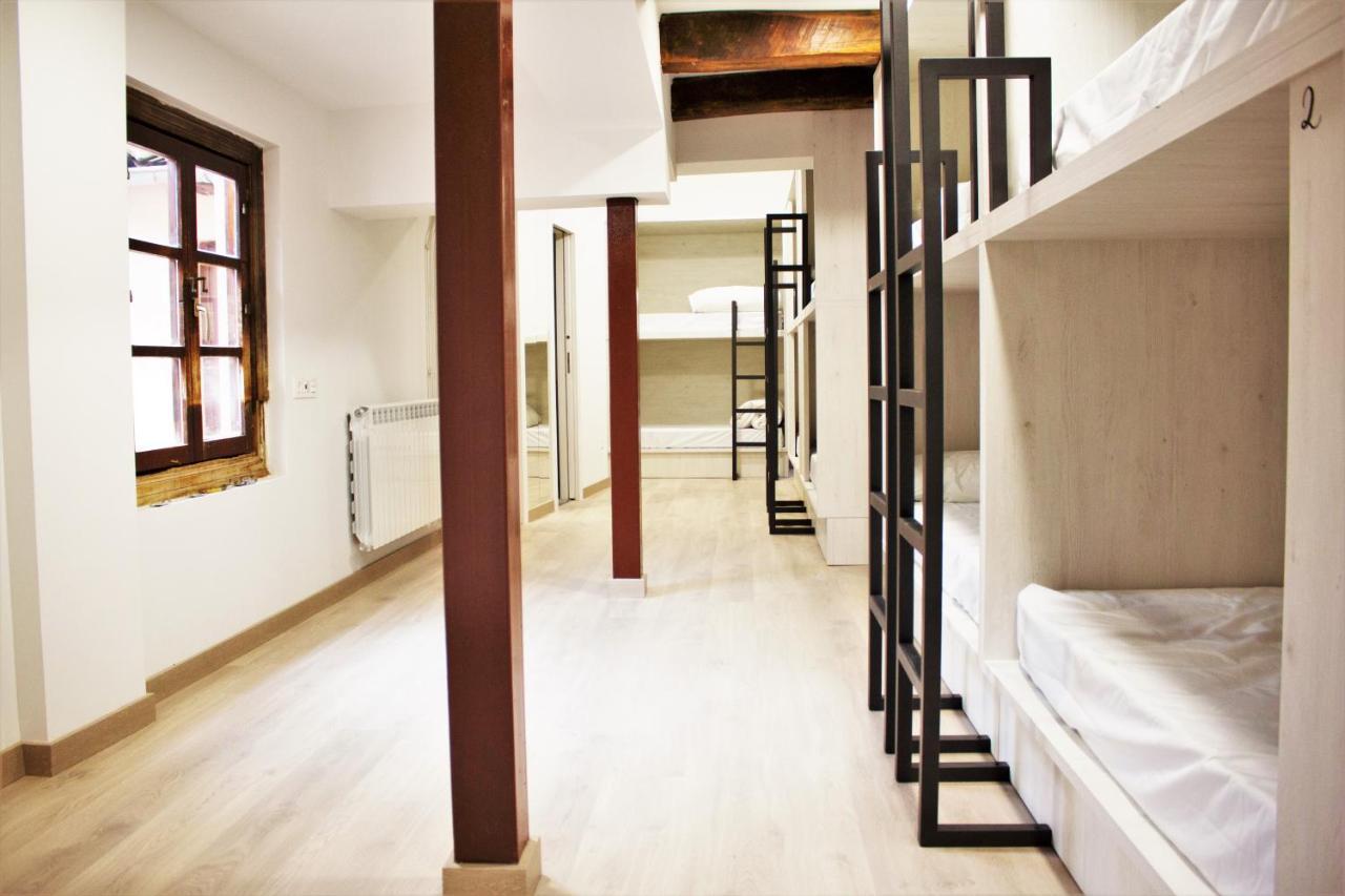 Quartier Leon Hostel Jabalquinto Exterior foto